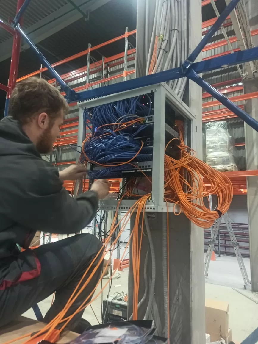 Монтаж сети СКС и Wi-Fi для магазина в 